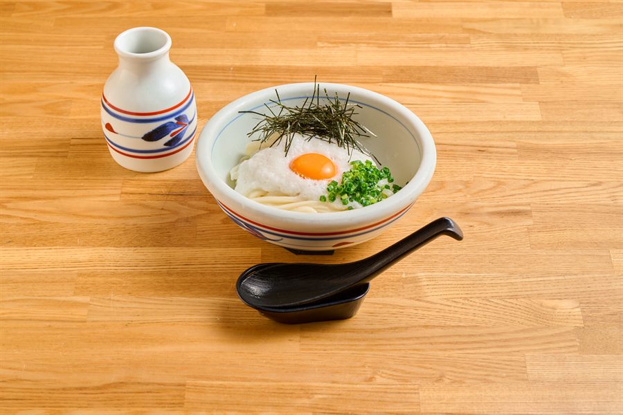 山かけうどん（玉子入り）
